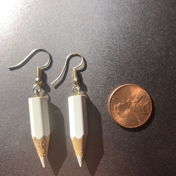 ❤️New White Pencil Earrings - Picture 2 of 2